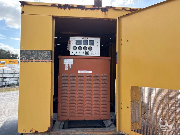 1997-generac-t/a-towable-175kw-diesel-generator-image-7