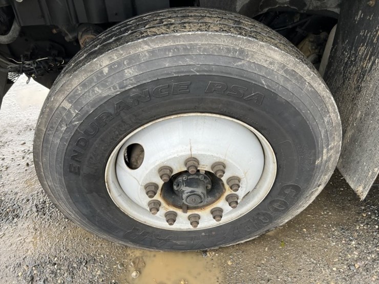 2013-international-7500-s/a-dump-truck-image-14