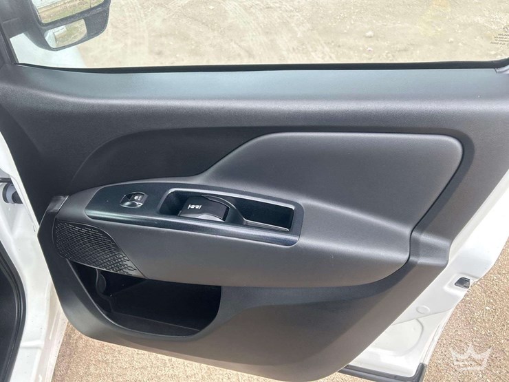 2021-ram-promaster-city-image-18