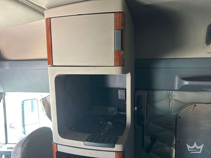 2017-freightliner-cascadia-125-image-33