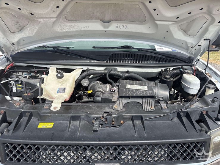 2008-chevrolet-express-box-truck-image-6