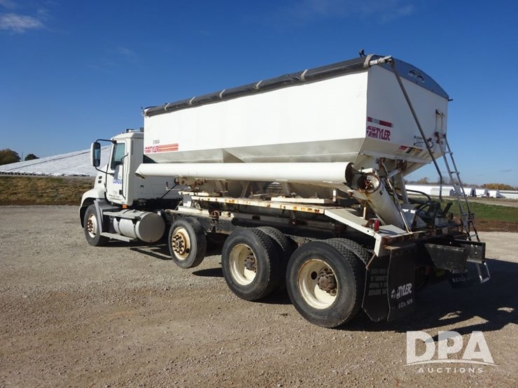 2004-mack-vision-dry-tender-truck-(pz14165,-unit-17539)-image-31
