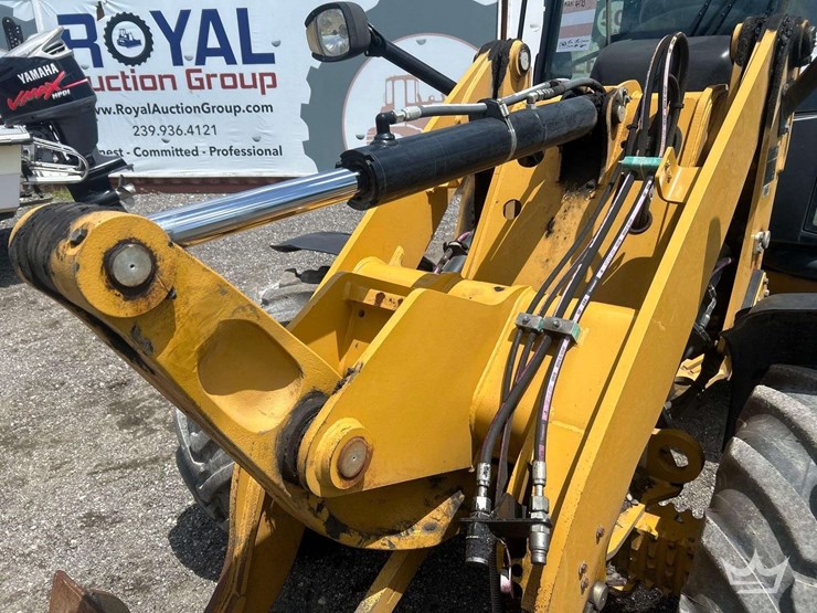 2022-caterpillar-906m-image-22