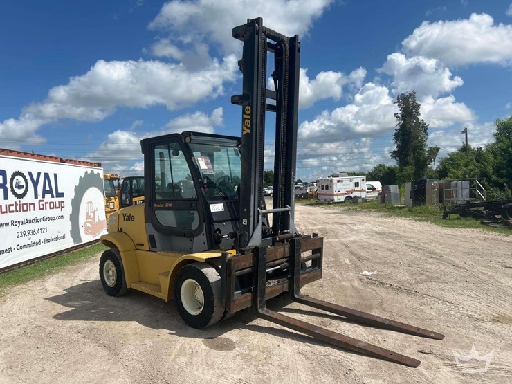 2009-yale-veracitor-135vx-12,150lbs-straight-mast-forklift-image-2
