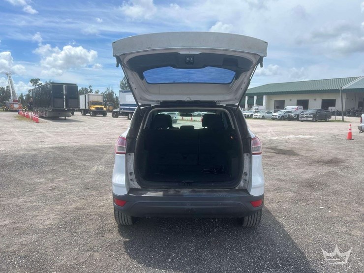 2015-ford-escape-image-19