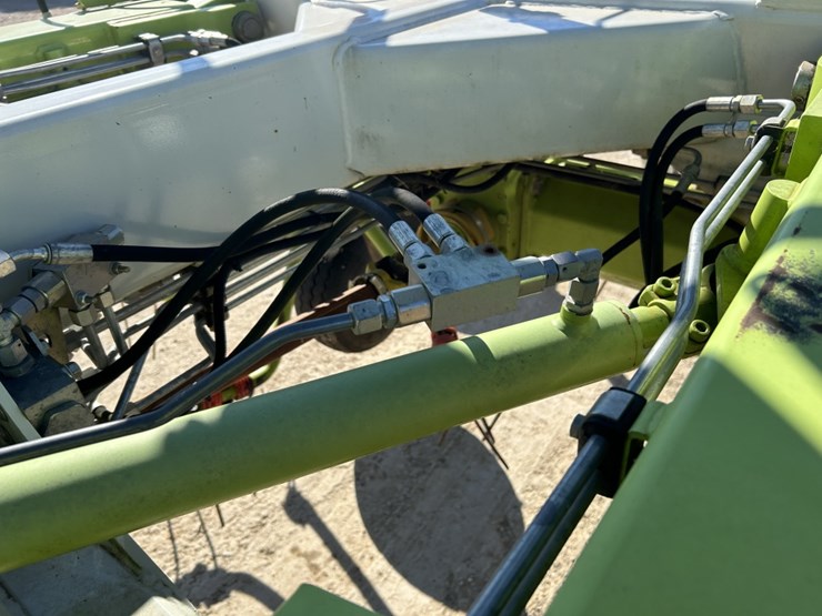 2016-claas-volto-1300t-image-5