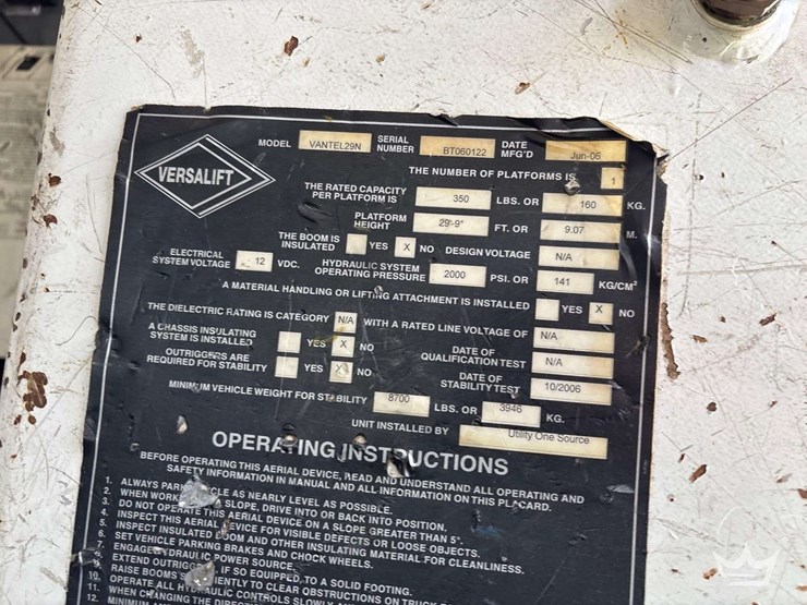 2006-chevrolet-express-3500-image-12