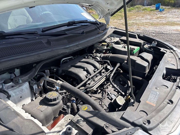 2017-ford-explorer-image-7