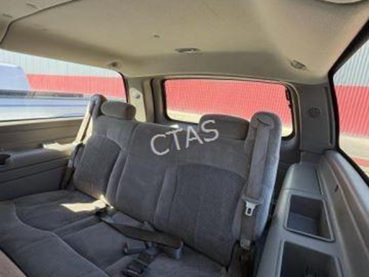 2005-chevrolet-tahoe-image-8