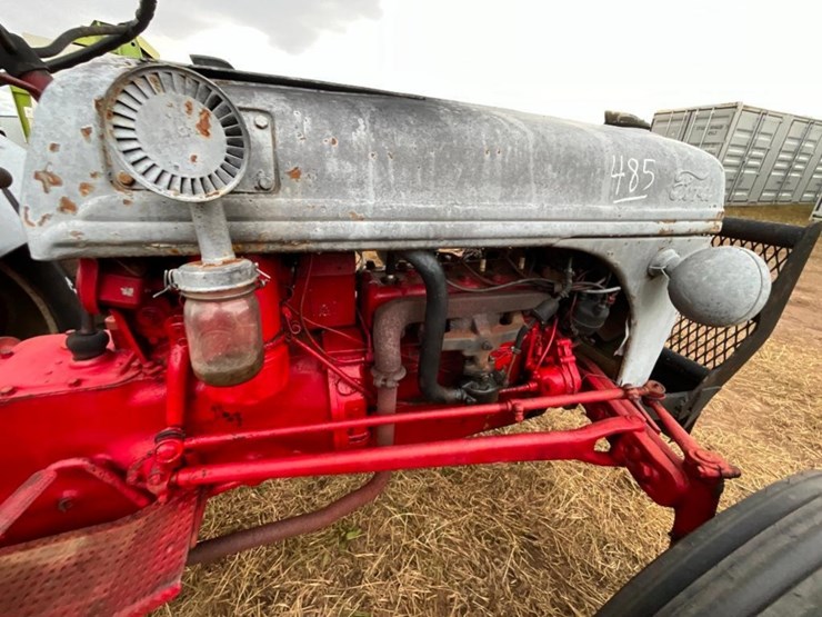 1950-ford-8n-image-9