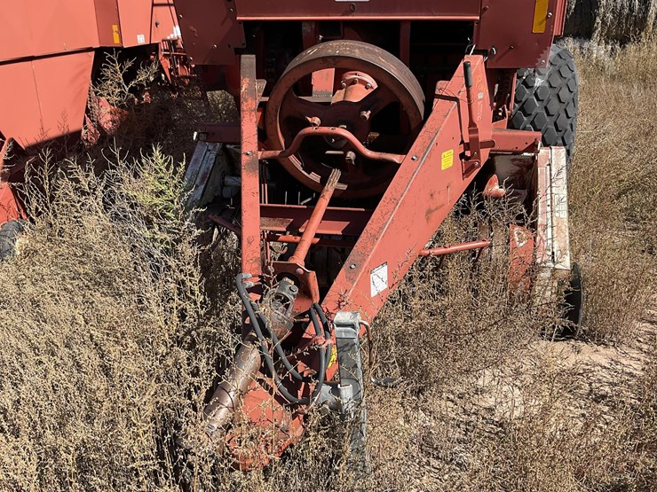 hesston-4800-image-2