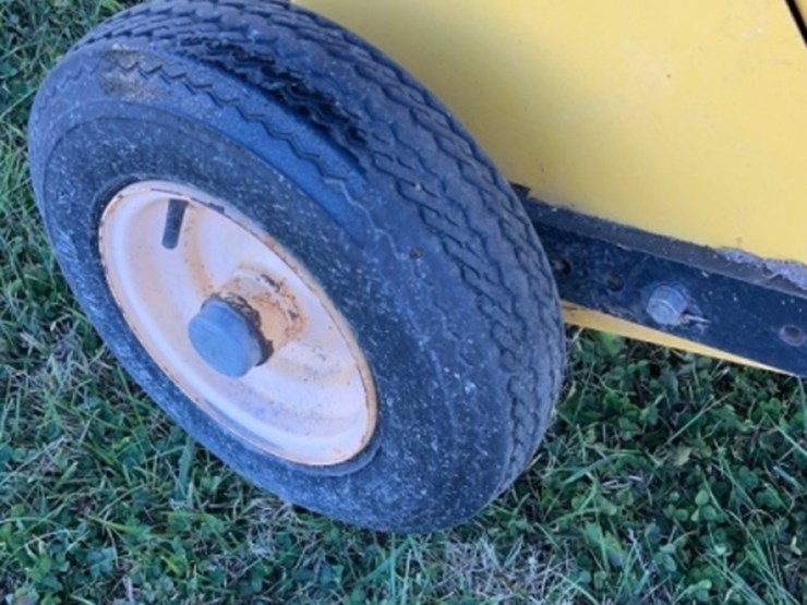 2010-new-holland-br7070-image-21