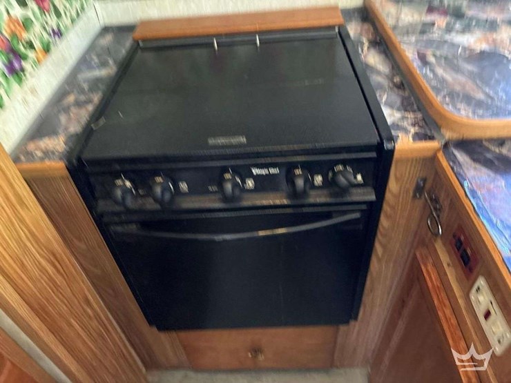 2004-fleetwood-wilderness-advantage-365-bsqs-38ft-t/a-5th-wheel-travel-trailer-image-39