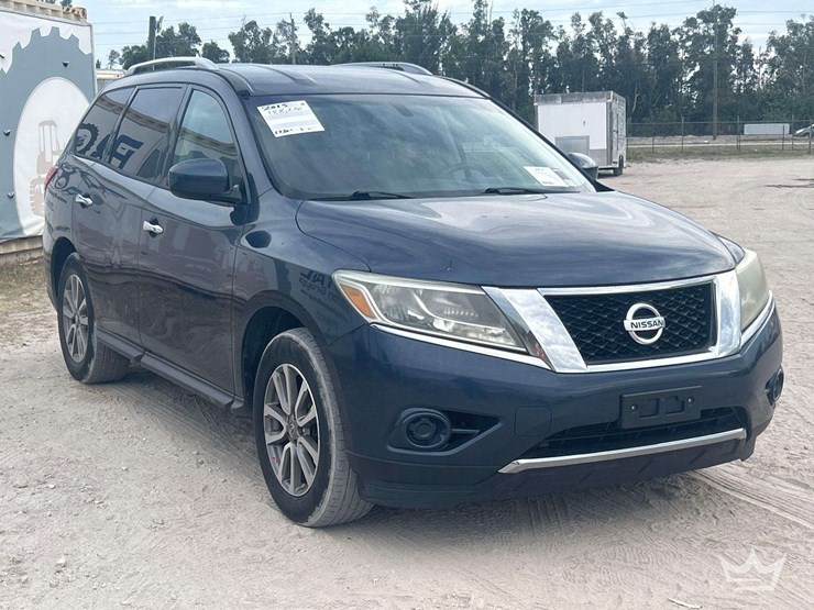 2015-nissan-pathfinder-image-2