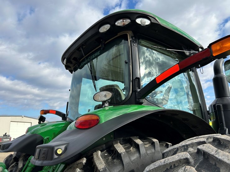 2014-john-deere-8270r-image-15