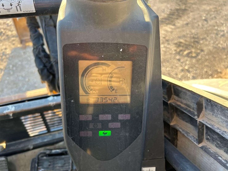 2013-deere-27d-image-10