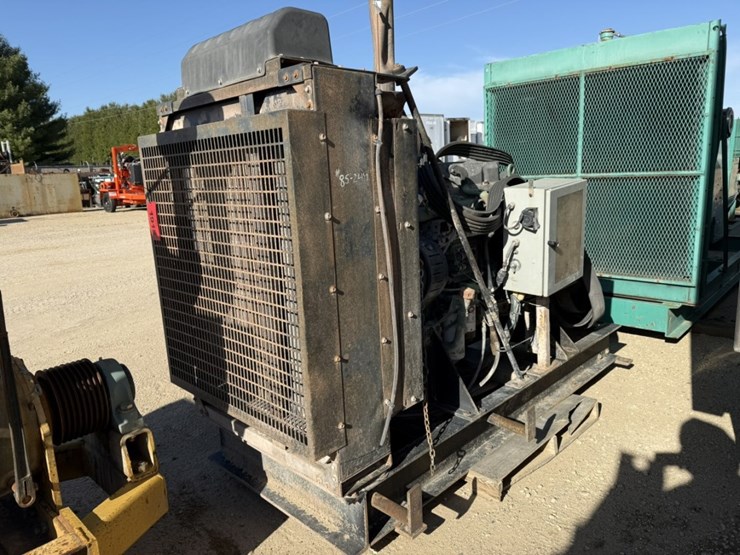 #1915-•-volvo-penta-twin-disc-pto-generator-image-4