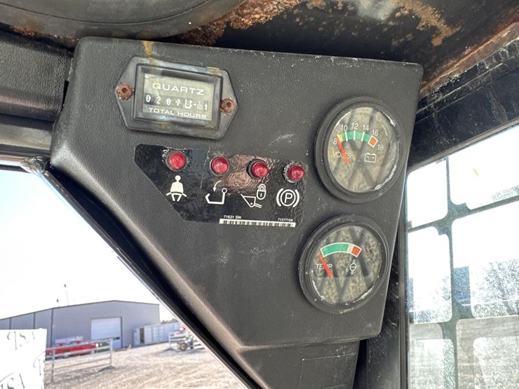 2015-bobcat-s70-image-24