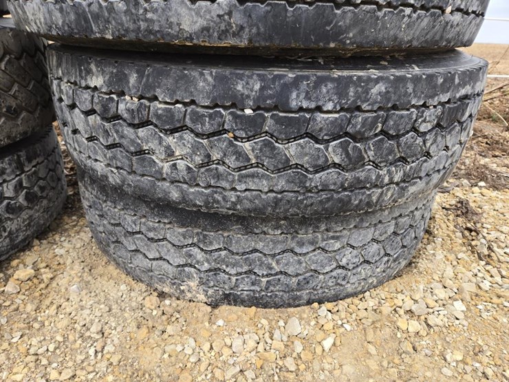 #5952-•-(9)-295/75r22.5-tires-image-6