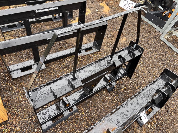 #38-•-skid-steer-pallet-fork/hay-spear-frame-image-1