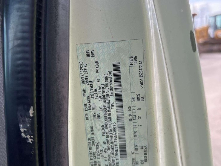 2009-ford-cargo-image-5