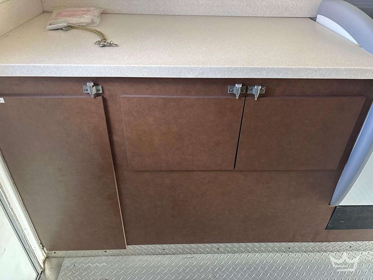 2008-chevrolet-express-box-truck-image-21