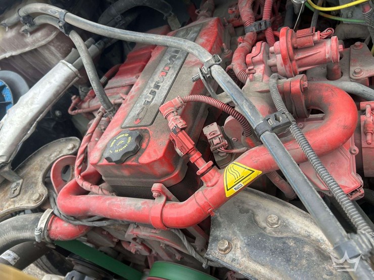 2019-freightliner-m2-106-image-18