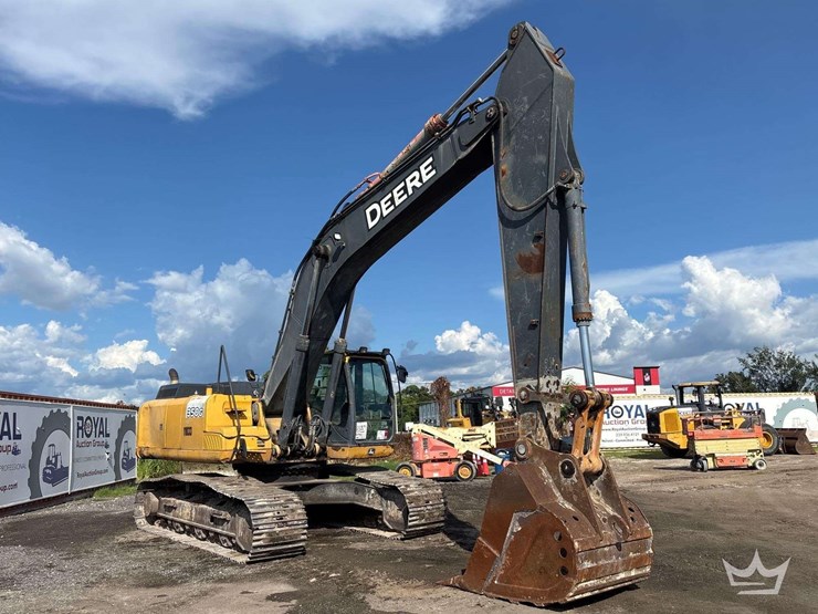 2013-deere-350g-lc-image-2