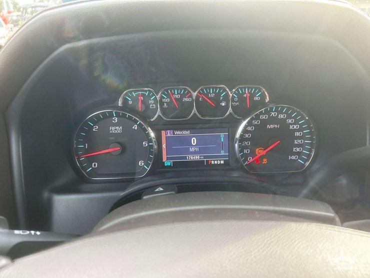 2014-chevrolet-silverado-4x4-crew-cab-pickup-truck-image-23