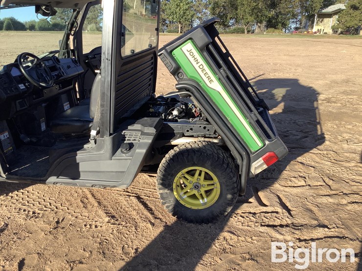 2023-john-deere-gator-image-13