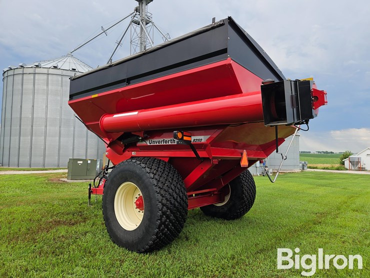 2015-unverferth-8250-image-7