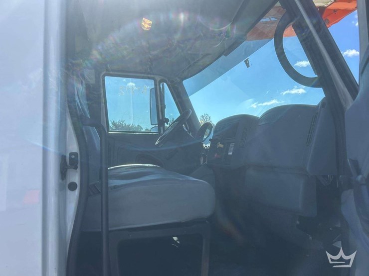 2006-international-durastar-4300-image-48