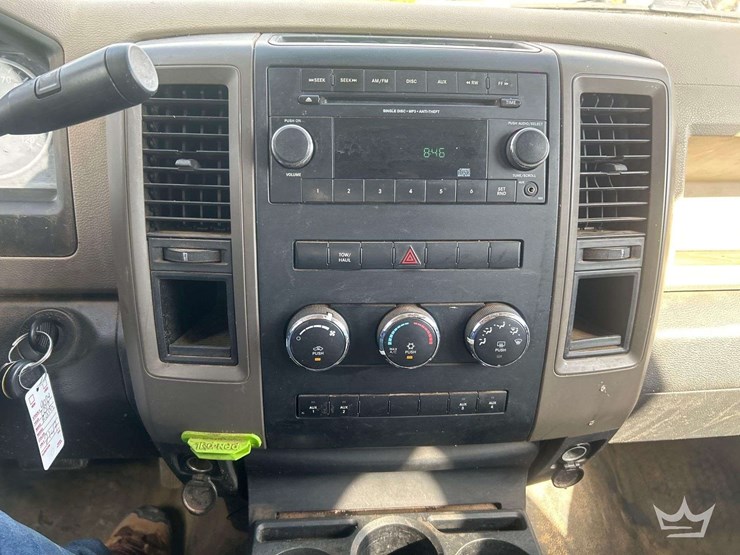 2012-dodge-3500-image-11