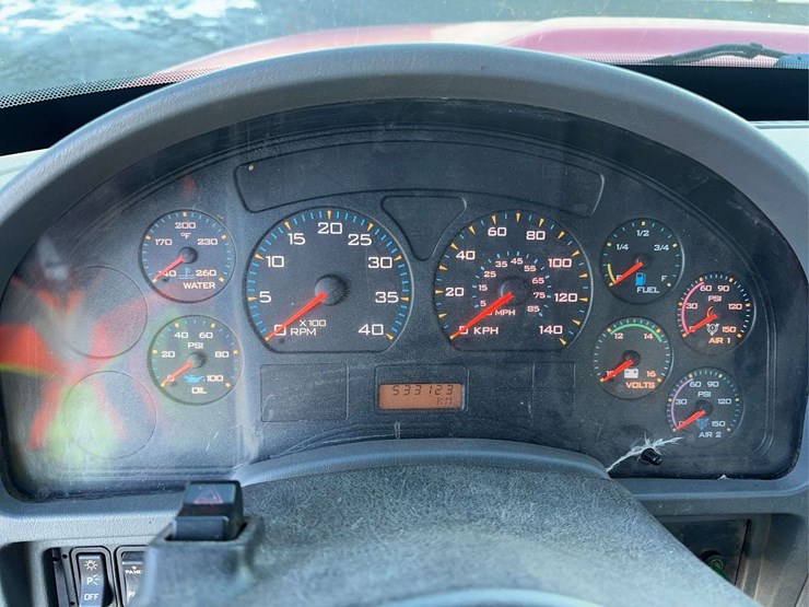 2004-international-4400-image-26