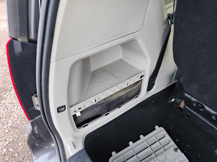 2015-dodge-grand-caravan-image-17