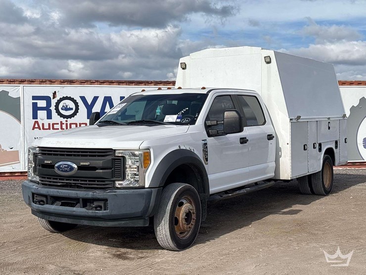 2017-ford-f550-image-1
