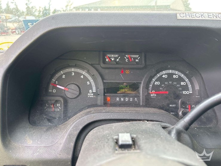 2013-ford-cargo-image-15