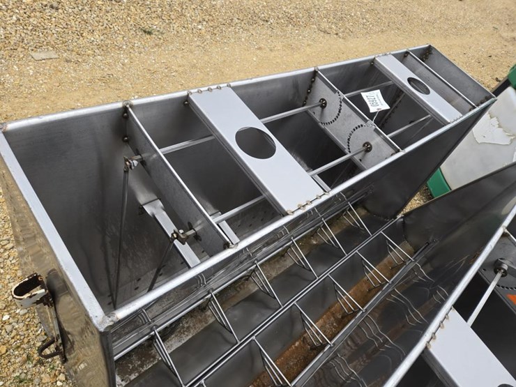 #5927-•-(3)-smidley-stainless-steel-feeders-image-6