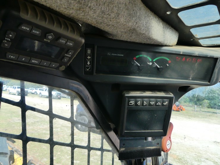 2021-deere-325g-image-16