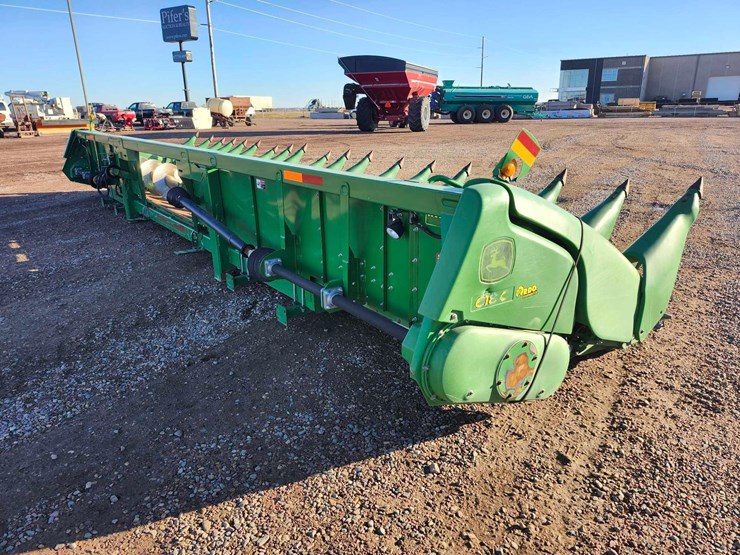 2012-john-deere-618c-image-3