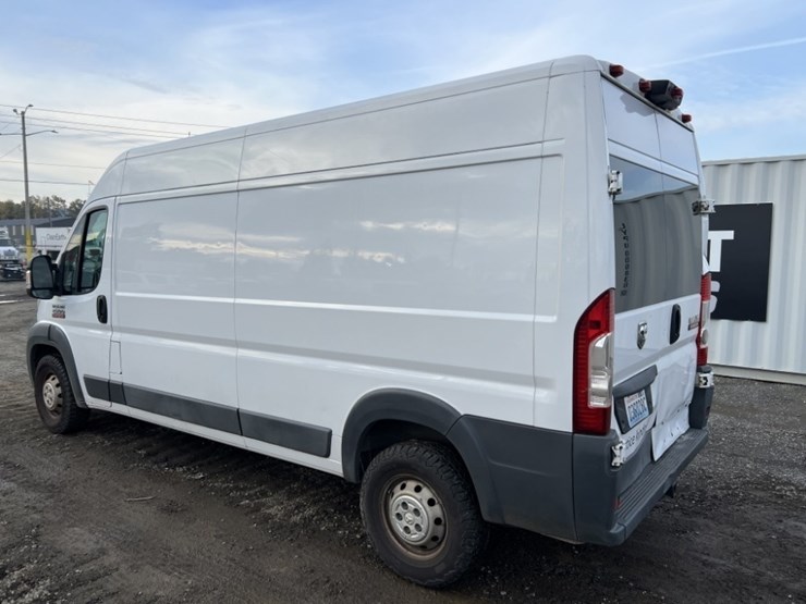 2015-ram-promaster-2500-image-6