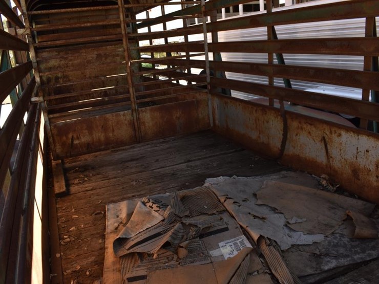 6'-x-20'-felps-gooseneck-livestock-trailer-(vin-#-2425_____)-image-8