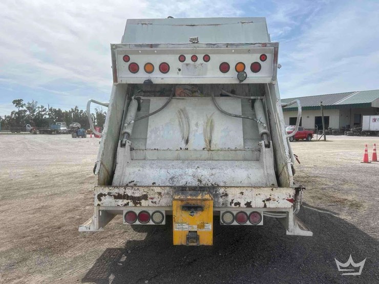 2013-ford-f750-image-22