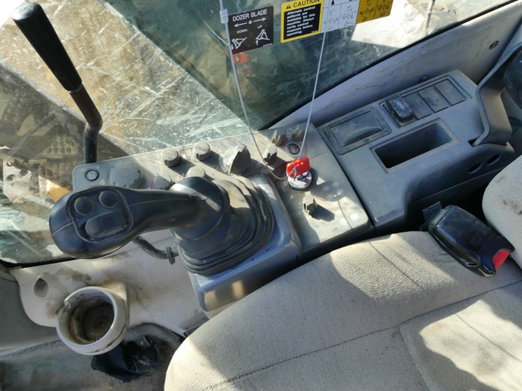 2021-deere-75g-image-16