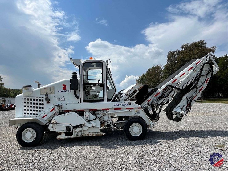 roadtec-cb100-sweeper-conveyor-image-35