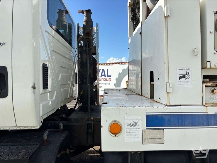 2009-international-7400-image-30