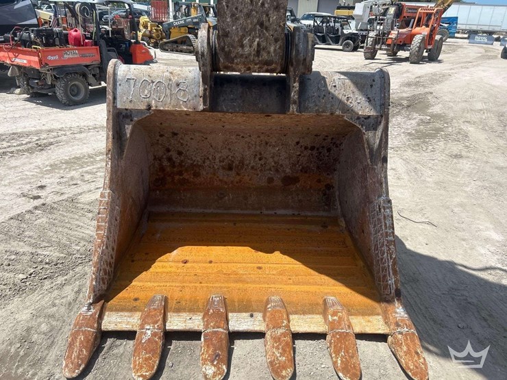 2016-caterpillar-349fl-image-14