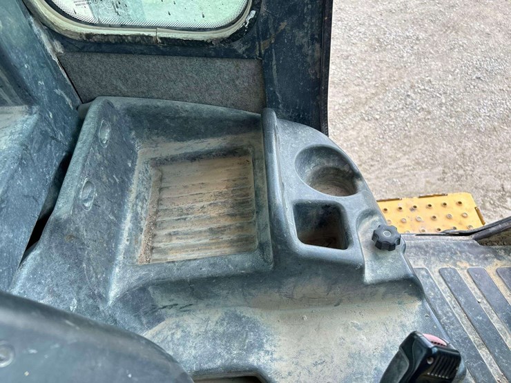 2015-deere-544k-image-15