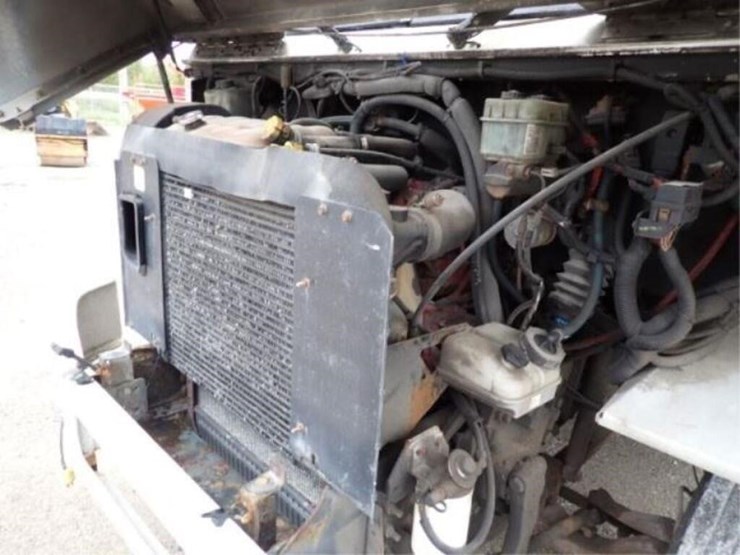 2015-freightliner-mt55-image-47