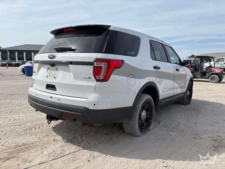 2017-ford-explorer-image-3